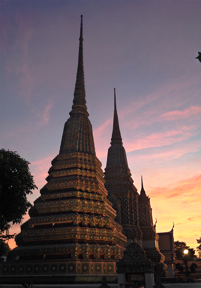 Pagodas dentro de Wat Pho