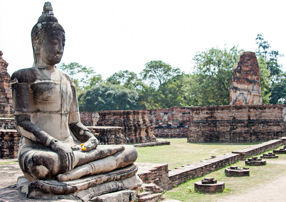 Estatua de Buda en el templo Wat Maha That de Ayutthaya