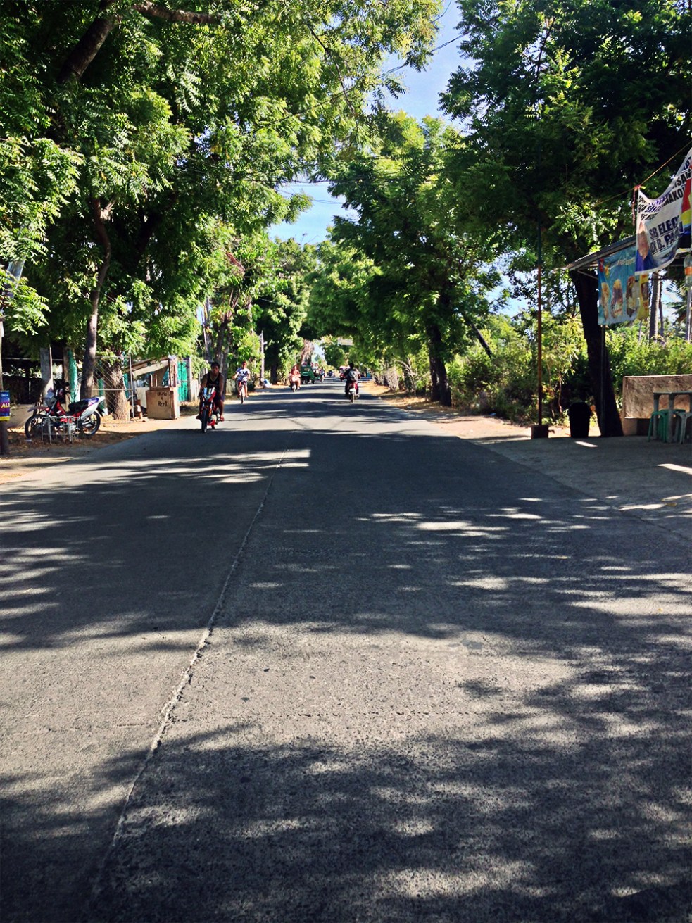 Las tranquilas calles de Santa Fé en Bantayan