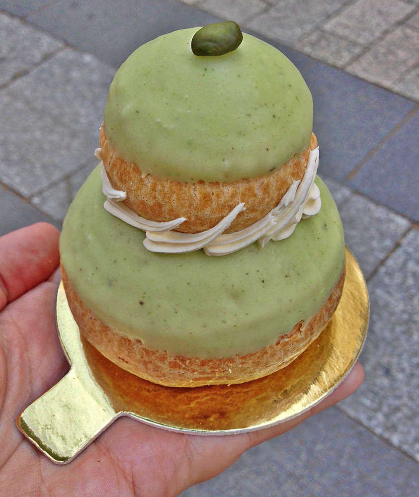 religieuse de pistache en Laduree